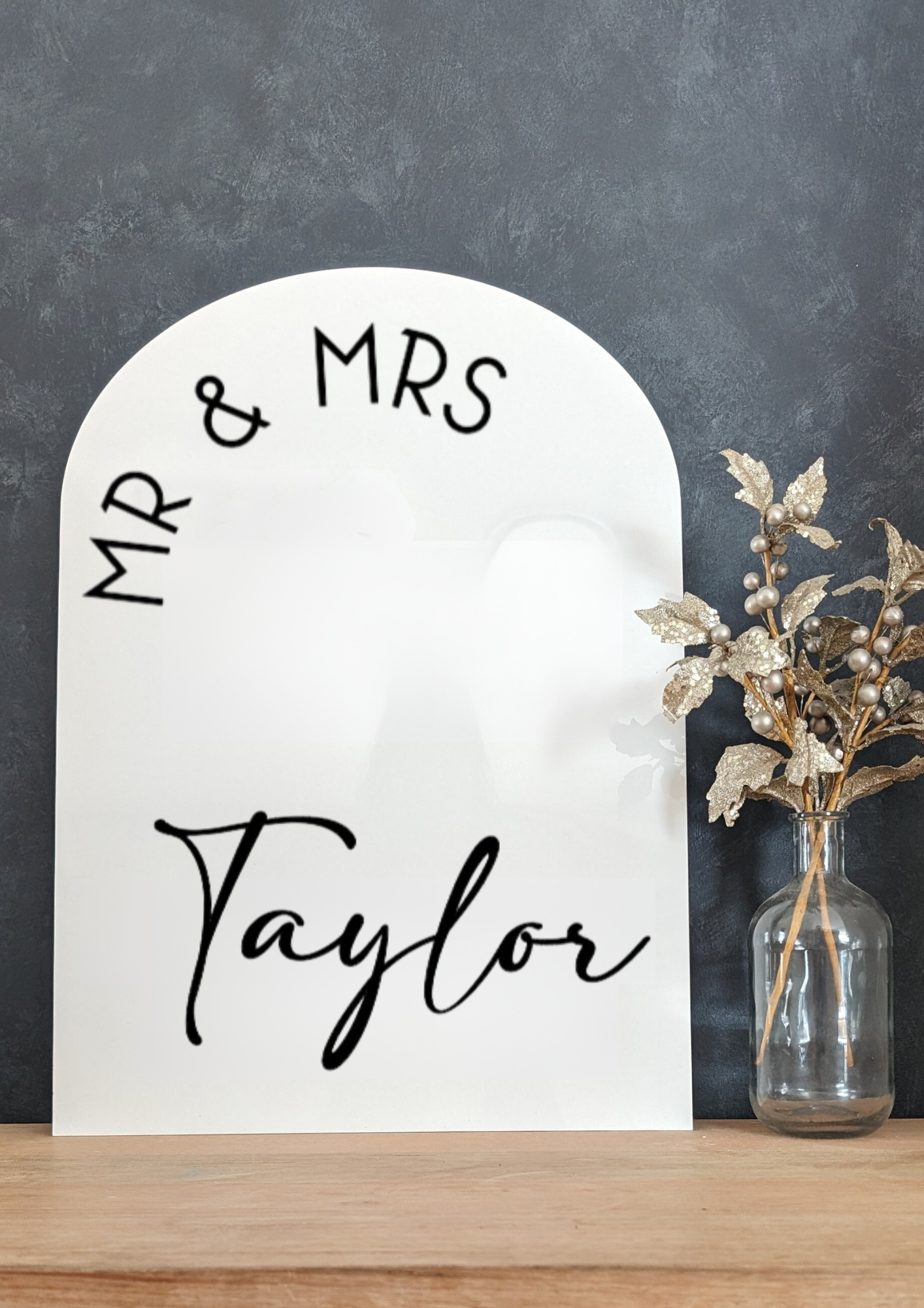 Mr & Mrs Welcome Sign